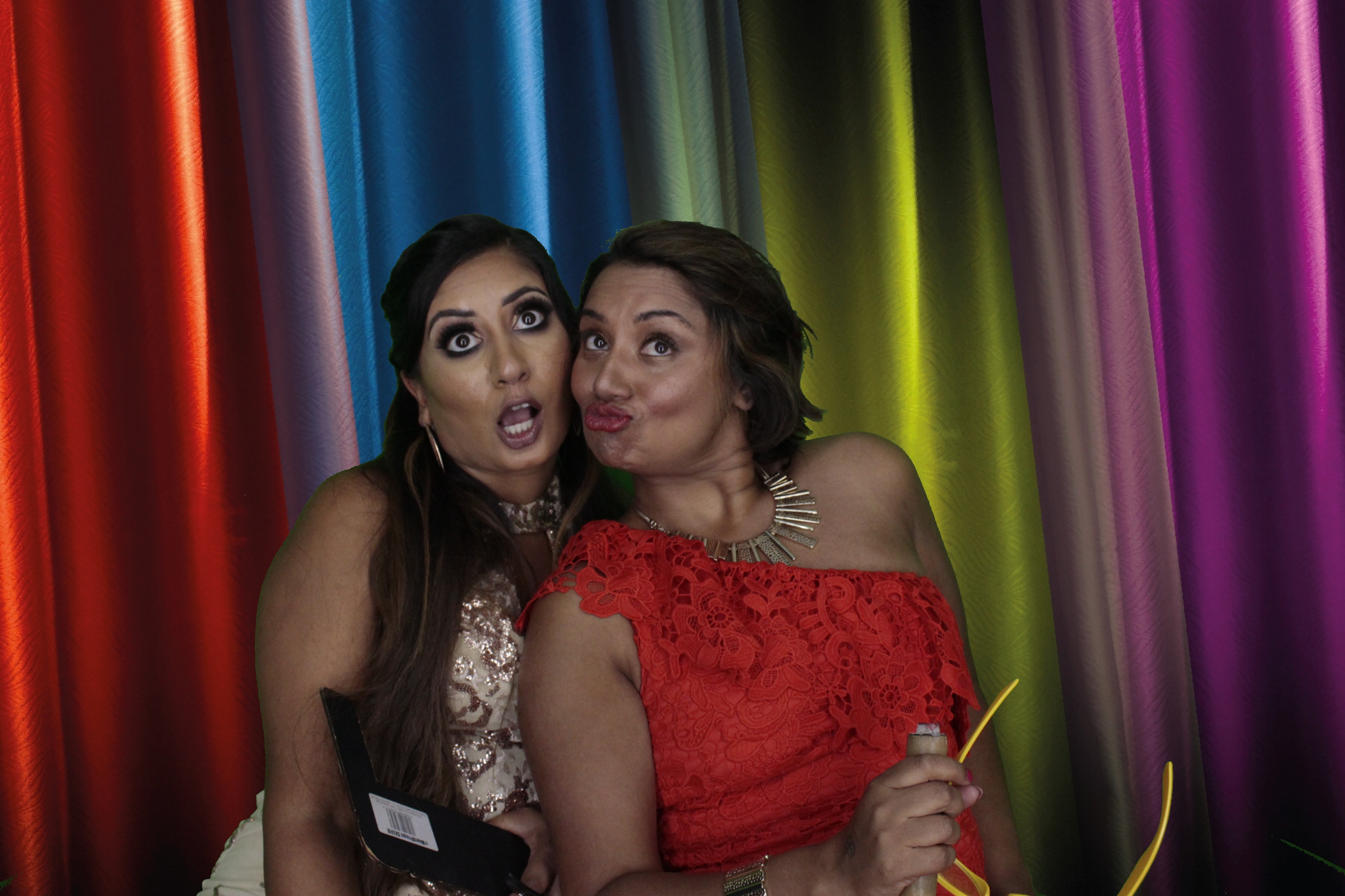 Bhavin & Yasmin’s Wedding | View more photos from the event at gallery.myphotoboothexperience.co.uk/u/MyPhotoBoothExperienceLtd/Bhavin-Yasmin’s-Wedding